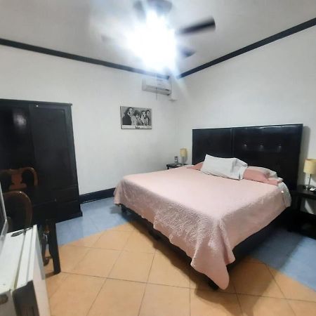 Hotel Garcias Suites, Linares Exterior foto