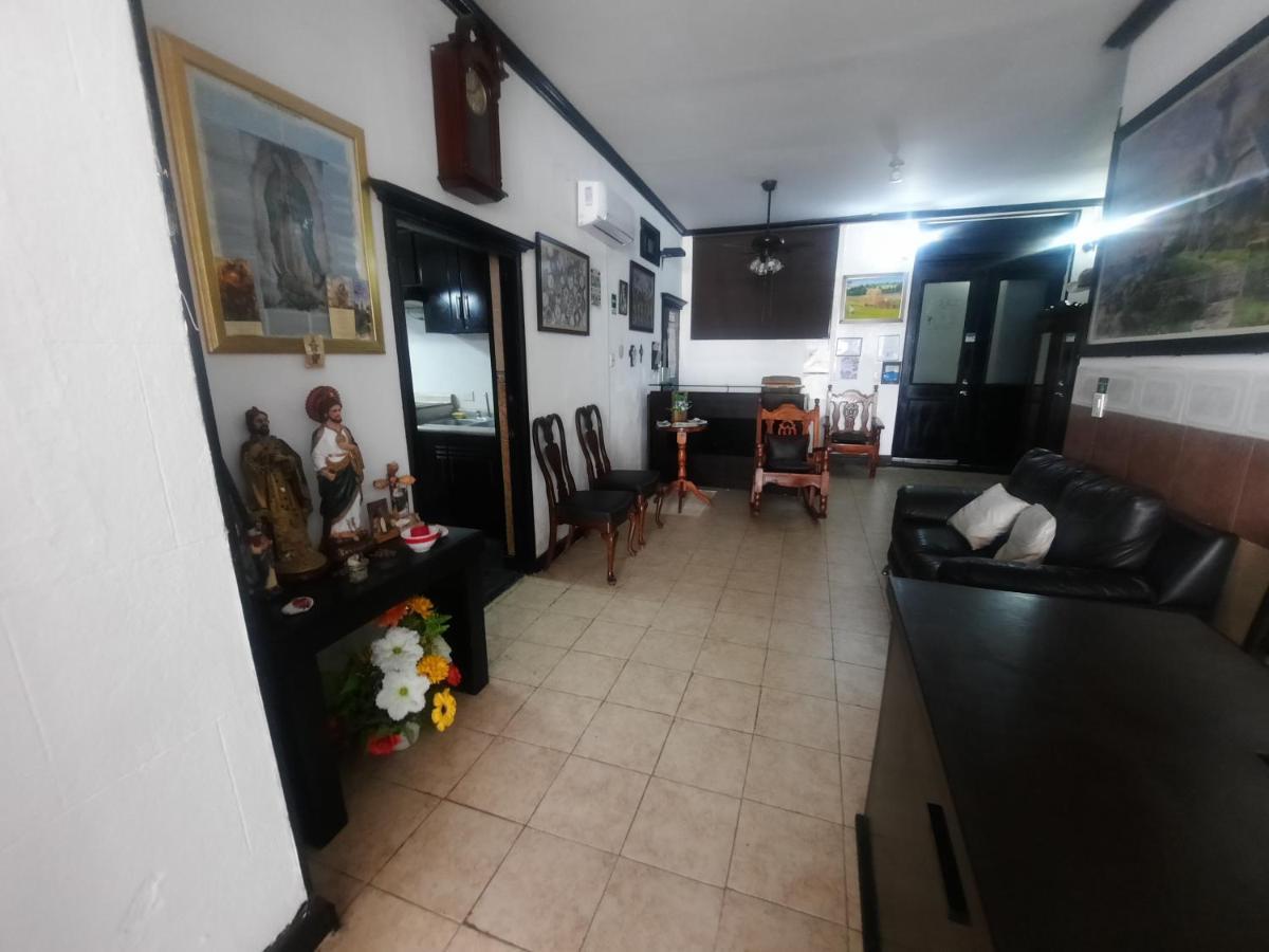Hotel Garcias Suites, Linares Zimmer foto