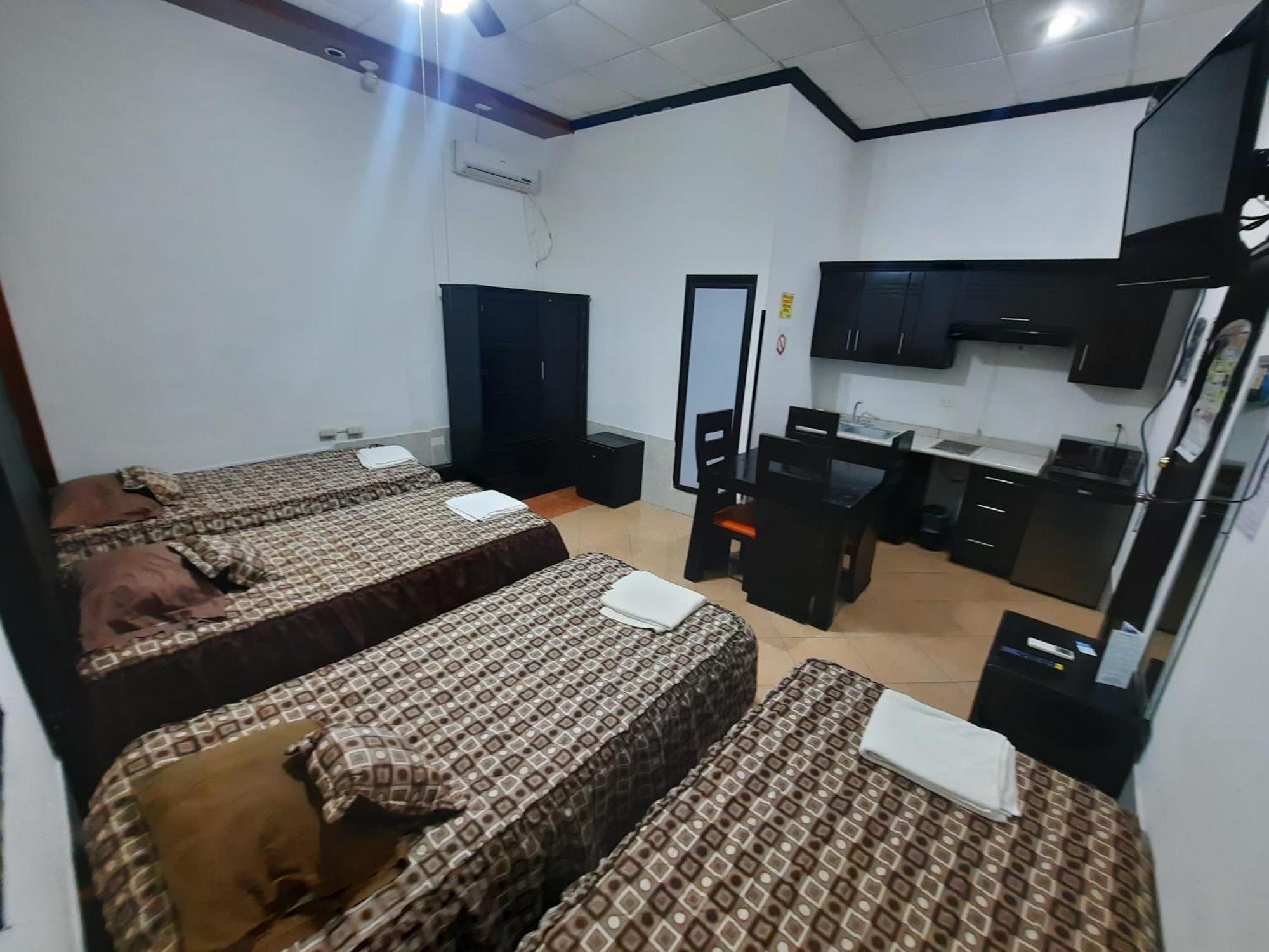 Hotel Garcias Suites, Linares Zimmer foto